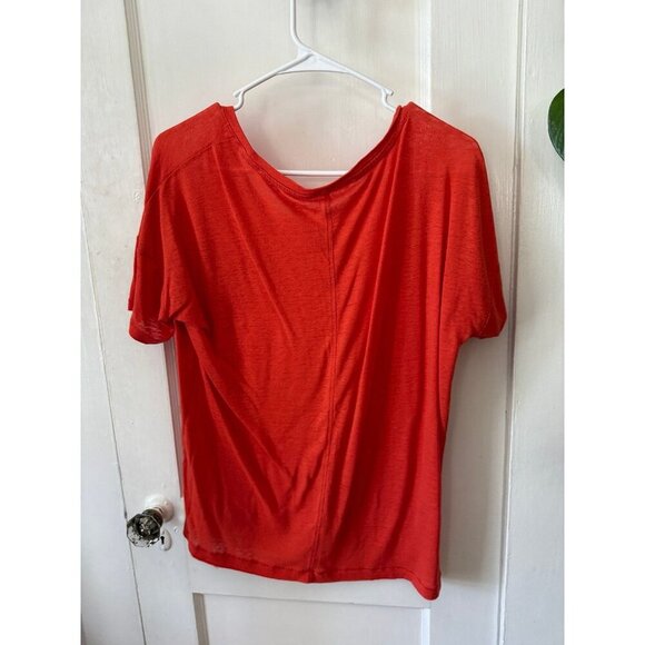 Old Navy boyfriend women’s size medium pocket T-shirt - Picture 5 of 6